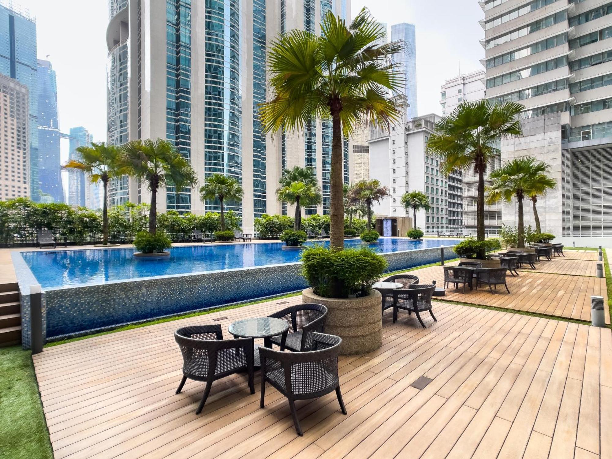 Soho Suites Klcc By Rest Куала-Лумпур Экстерьер фото