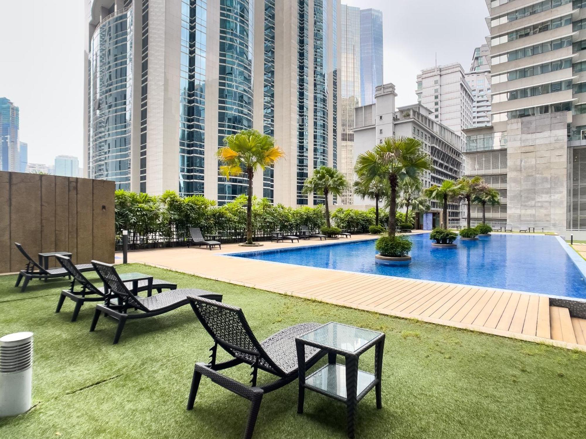 Soho Suites Klcc By Rest Куала-Лумпур Экстерьер фото