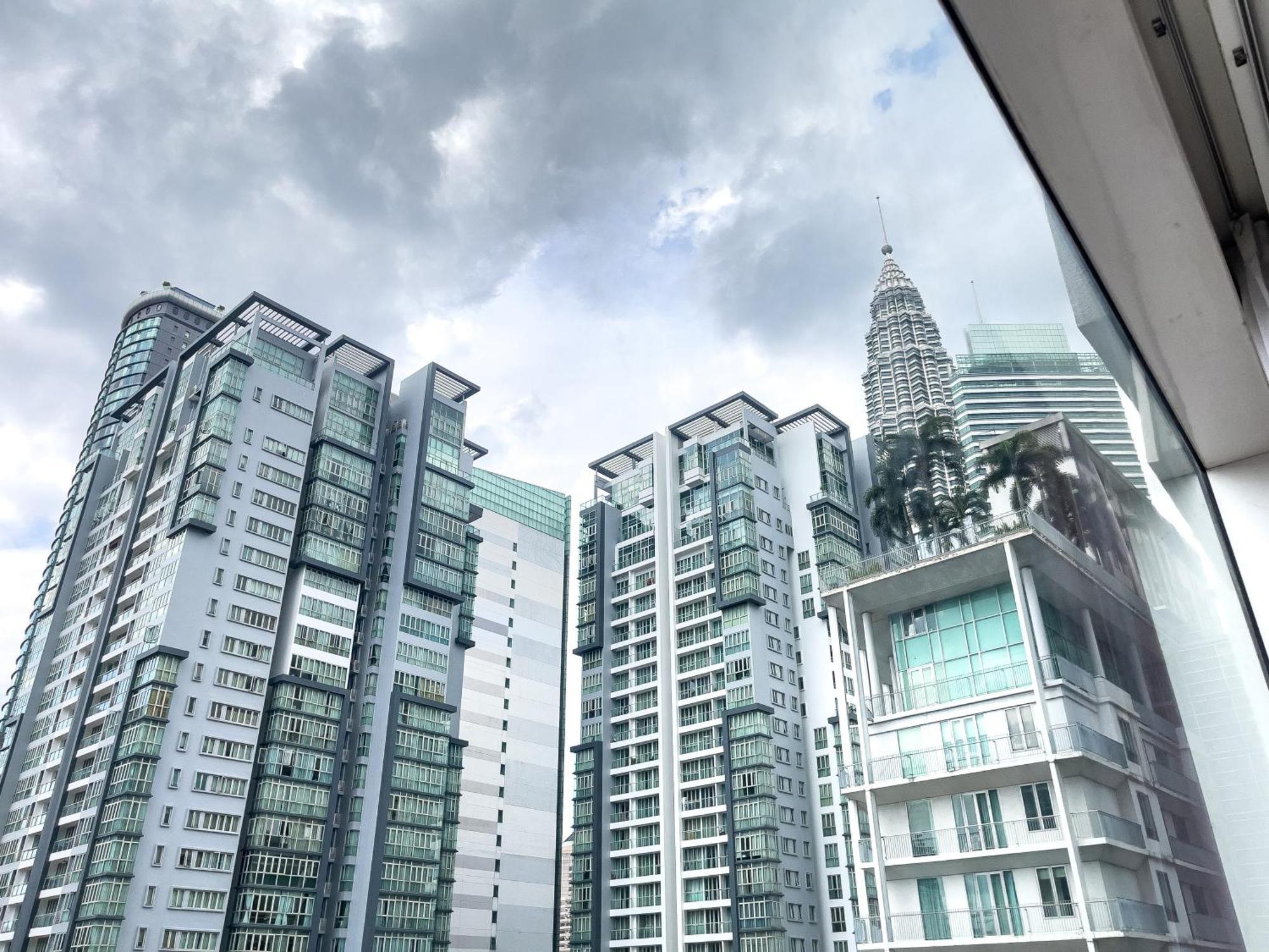 Soho Suites Klcc By Rest Куала-Лумпур Экстерьер фото