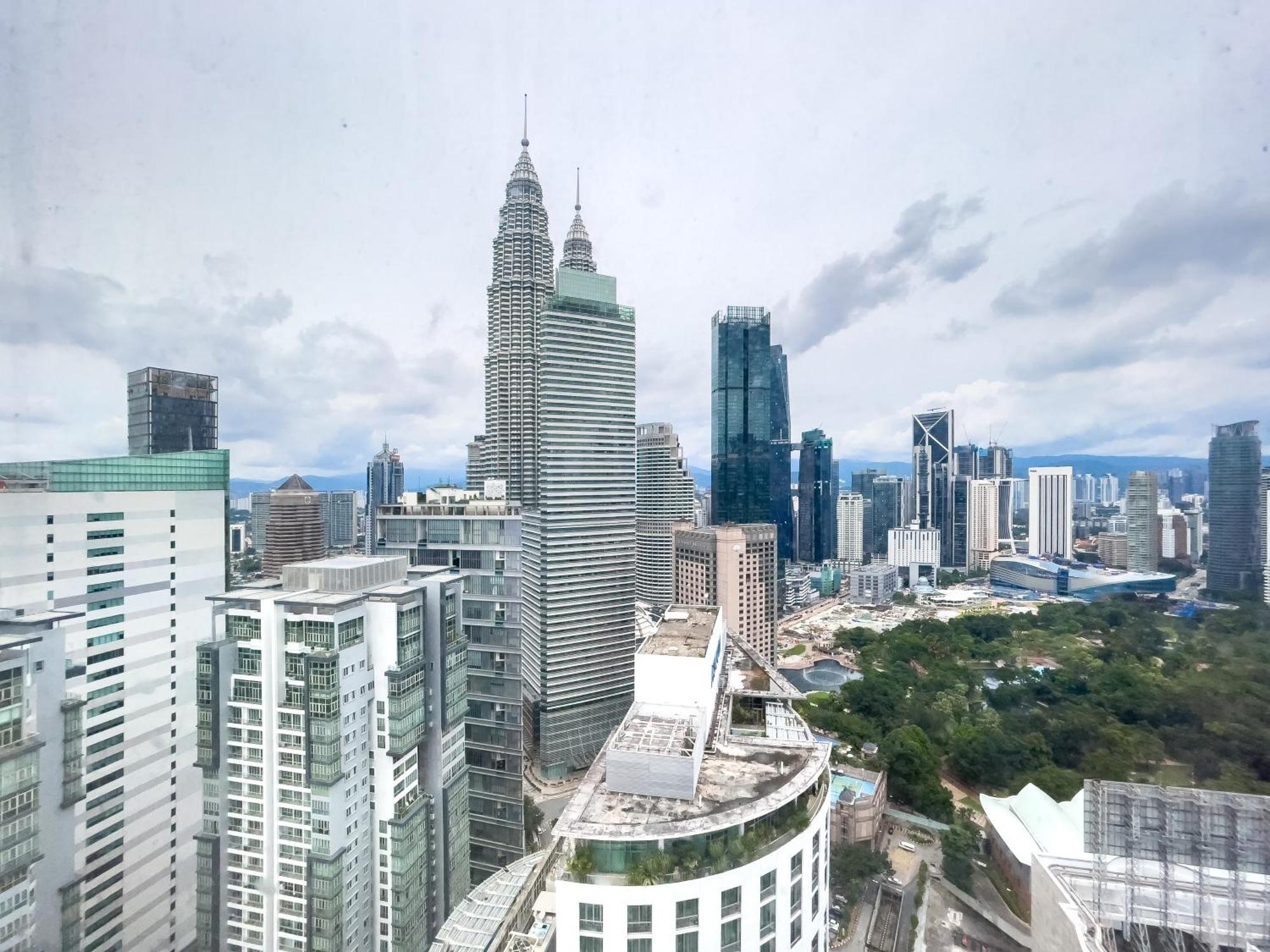 Soho Suites Klcc By Rest Куала-Лумпур Экстерьер фото