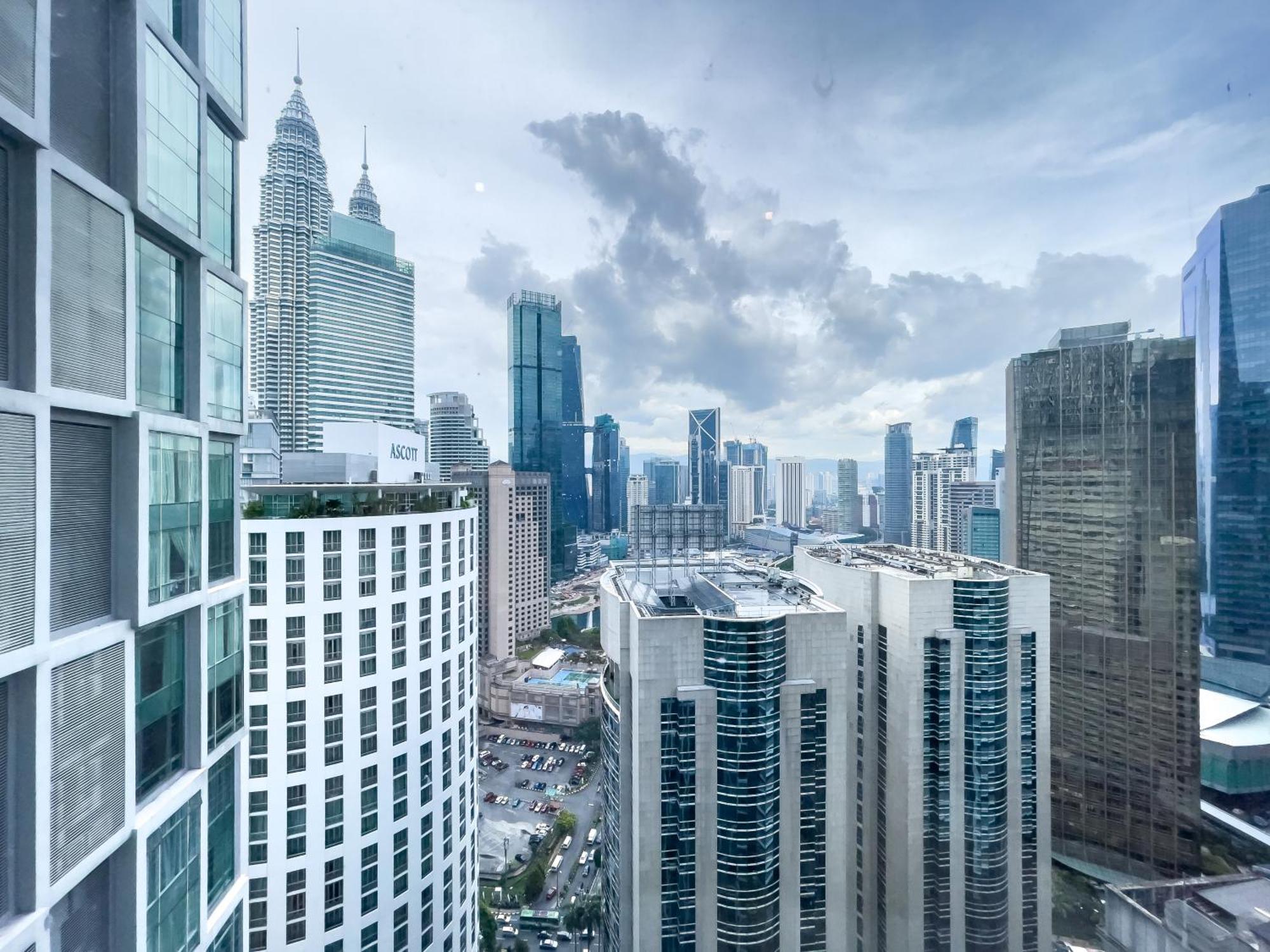 Soho Suites Klcc By Rest Куала-Лумпур Экстерьер фото