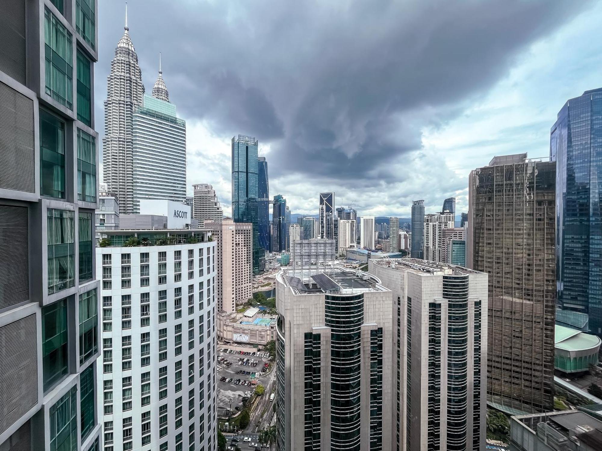 Soho Suites Klcc By Rest Куала-Лумпур Экстерьер фото