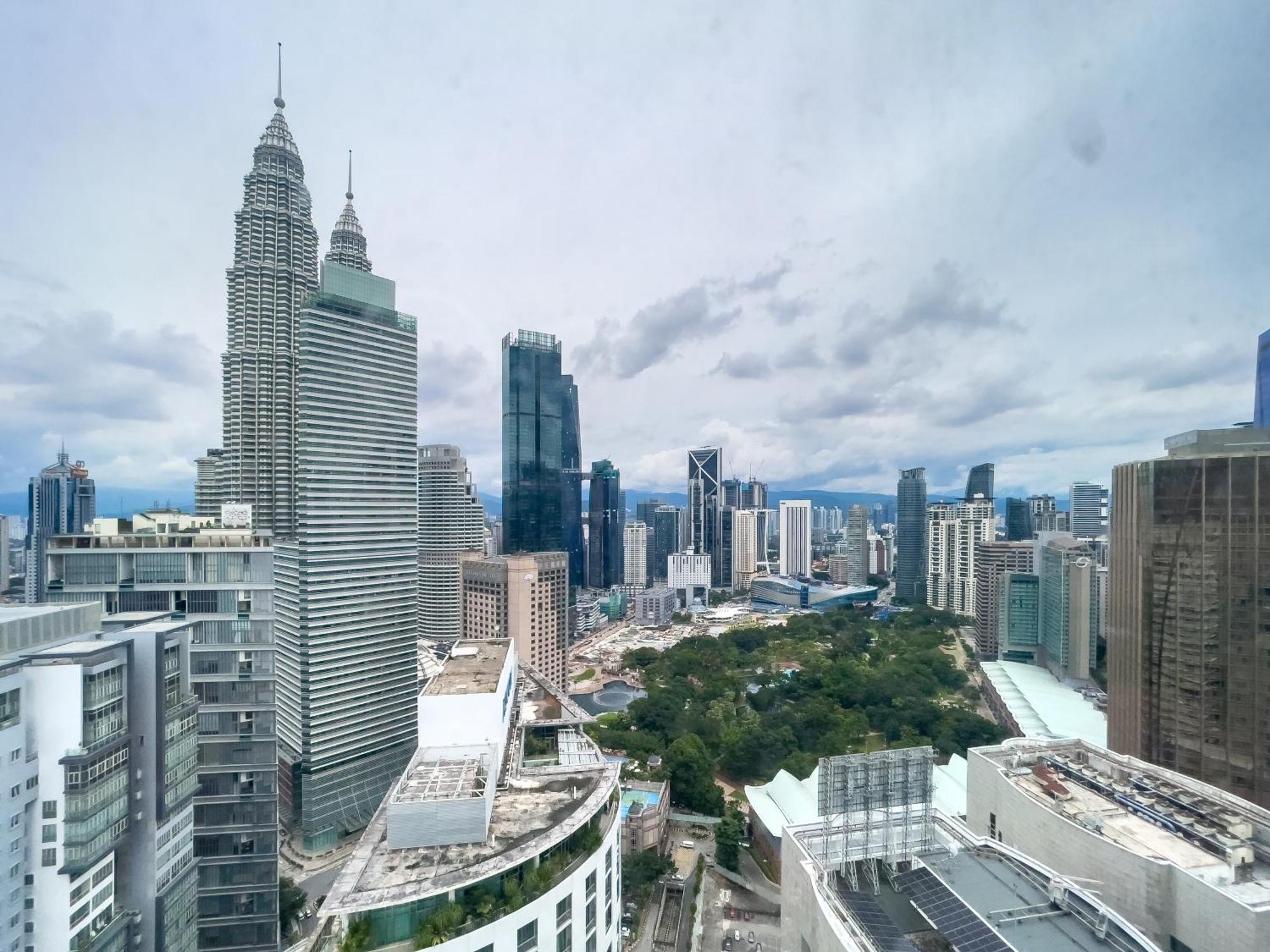 Soho Suites Klcc By Rest Куала-Лумпур Экстерьер фото